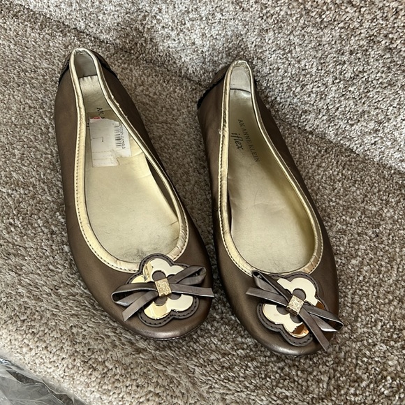 AK ANNE KLEIN: Ballet flat shoes.  Size 7. Gold & Pewter colors. - Picture 2 of 9